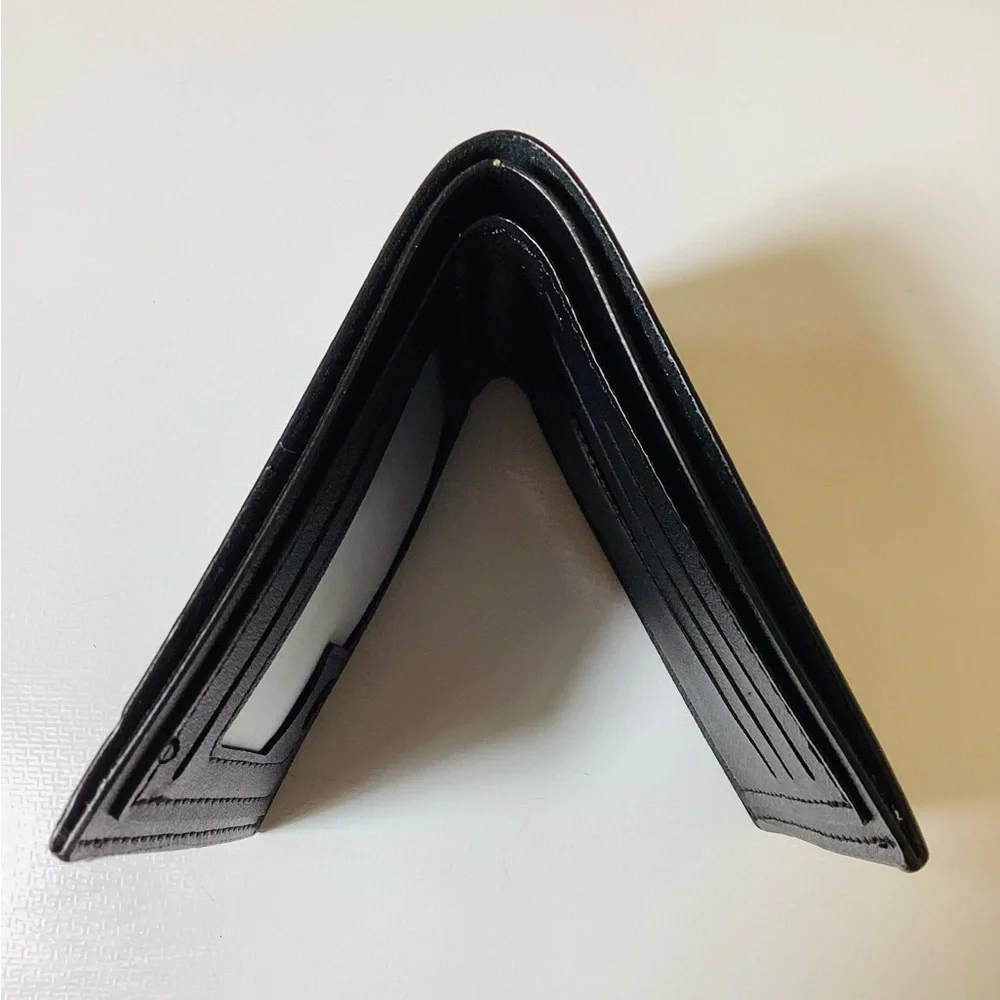 Fashion Leather Men Wallet - In the shade Black. Pick Color ~ Black or Brown